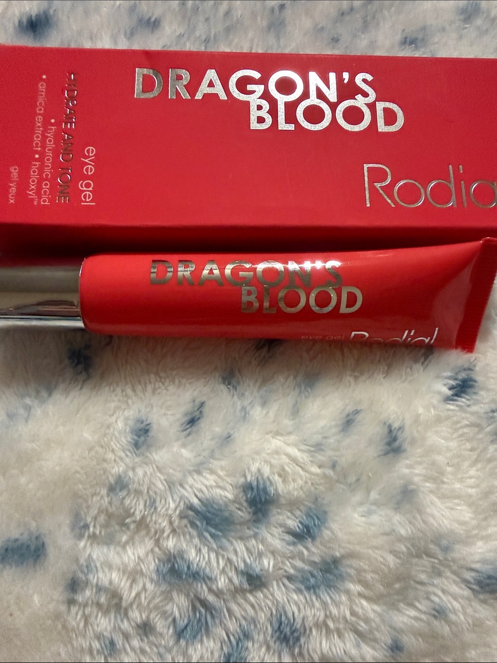 Rodial Dragon's Blood Eye Gel - Hydrate and Tone - Picture 5 of 6